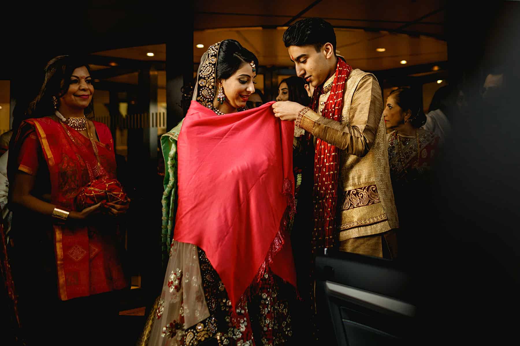 indian wedding photography london hilton metropole