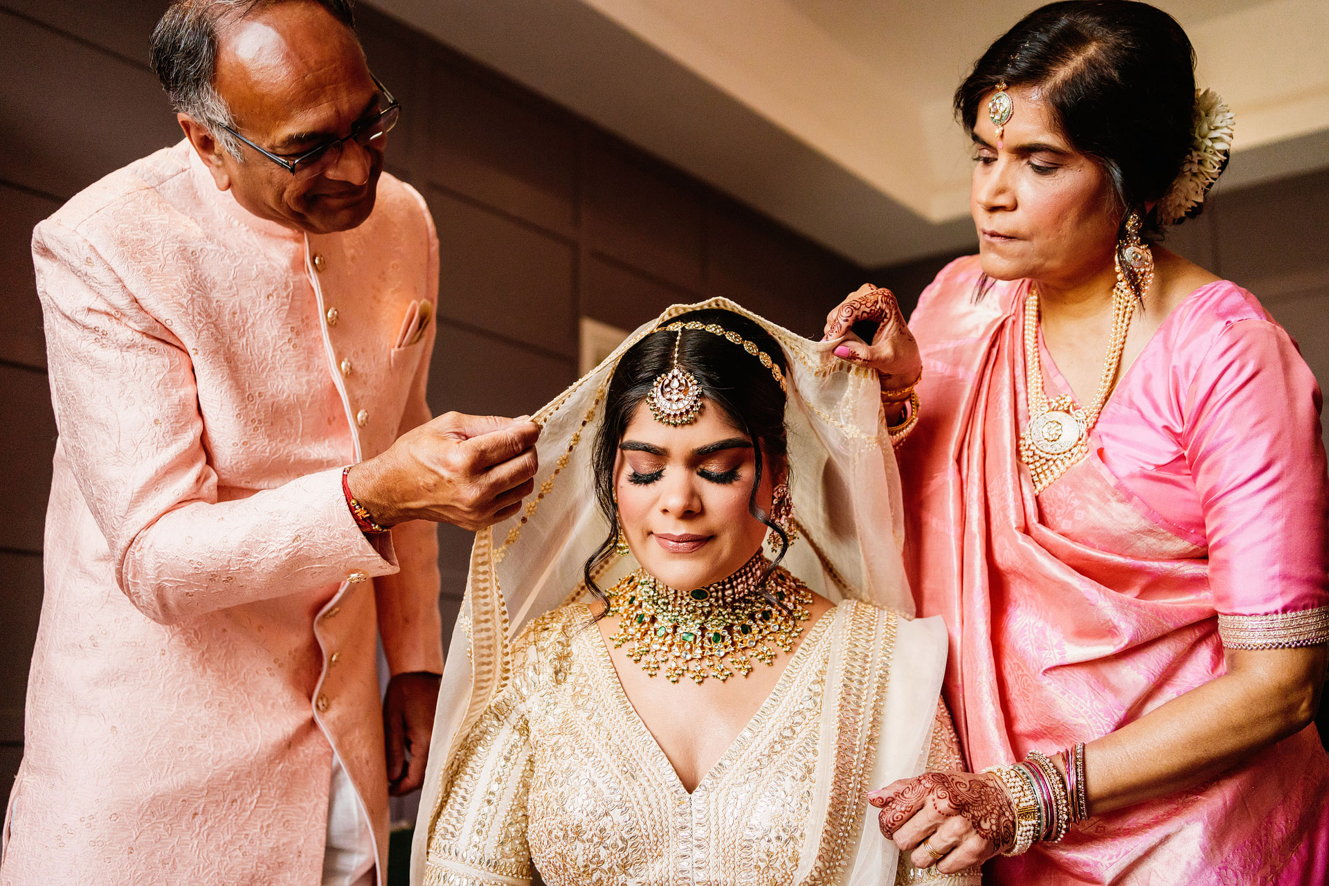 ponsbourne park candid wedding photographer